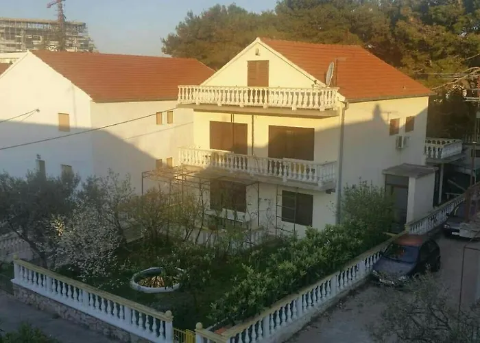 Lejlighed With Parking Space - 4180 *